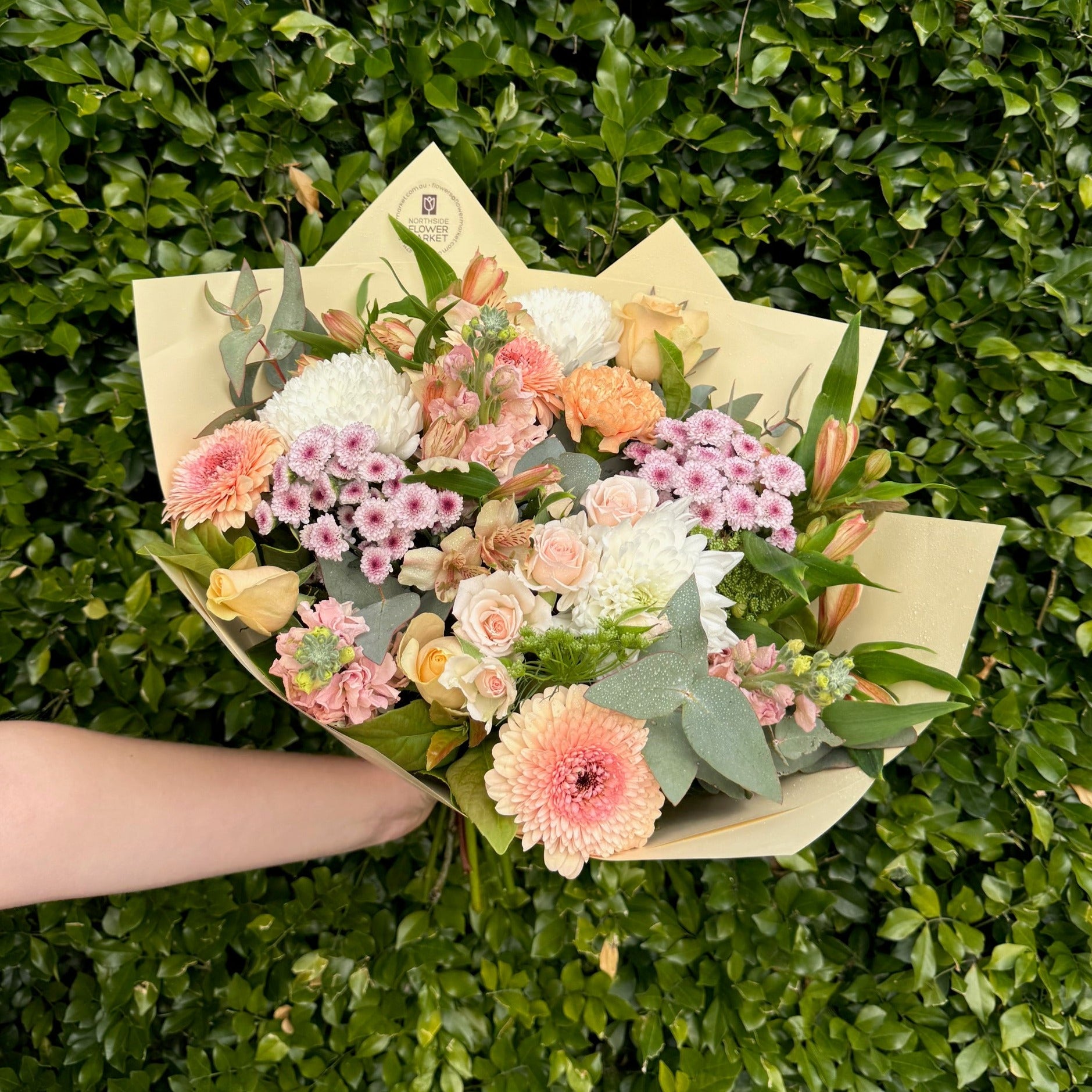 ROUND PASTEL BOUQUET