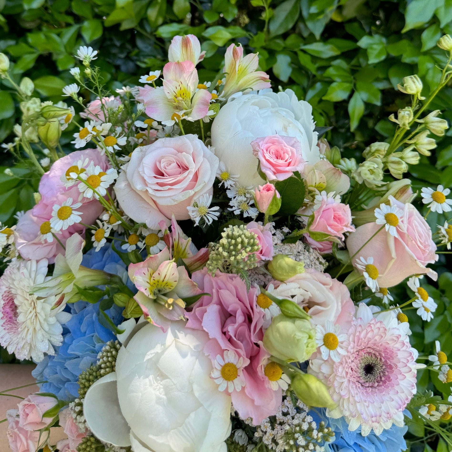 SUMMER PASTEL WEDDING BOUQUET